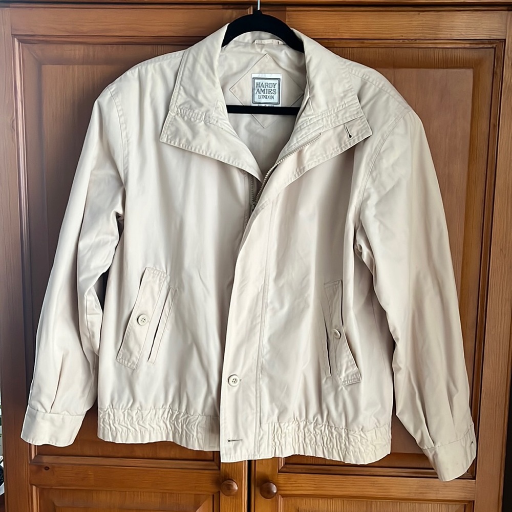 Hardy Amies size M tan light weight jacket like new